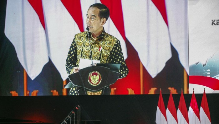 Jokowi Buka Rakornas Kepala Daerah dan Forkopda 2023 di Sentul Presiden Joko Widodo memberikan sambutan dalam pembukaan Rakornas Kepala Daerah dan Forkopimda 2023 di SICC, Sentul, Kabupaten Bogor, Jawa Barat, Selasa (17/1/2023). Dalam Rakornas Kepala Daerah dan Forkopimda 2023 yang diikuti oleh 4.545 peserta tersebut mengambil tema Penguatan Pertumbuhan Ekonomi dan Pengendalian Inflasi.