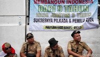 Menurut mereka, jika jabatan kepala desa 9 tahun, persaingan politik akan dirasa telah berkurang.