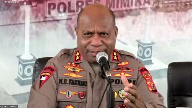 Kebakaran melanda rumah dinas Kapolda Papua Irjen Mathius D Fakhiri. Ini sosok Irjen Mathius.