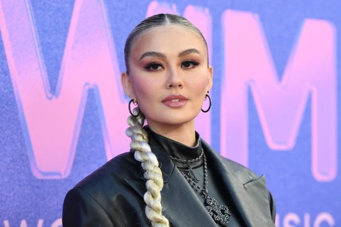 Makin Keren! Momen Agnez Mo Kulineran Bareng Keluarga dan Teman Makin Keren! Momen Agnez Mo Kulineran Bareng Keluarga dan Teman