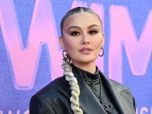 Agnez Mo Kirim Pesan Damai dari Toronto, Nyanyi Ibu Pertiwi dan Indonesia Pusaka