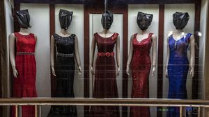 Foto: Cuma di Afganistan, Toko Baju Pajang Maneken Tapi Wajah Ditutup