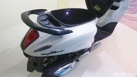 Menariknya, Grand Filano juga menggunakan mesin hybrid 125 cc. Sebelumnya skutik hybrid sudah ditawarkan pada model Yamaha Fazzio. Yamaha Grand Filano juga dibekali fitur canggih Yamaha Motorcycle Connect yang mendukung generasi masa kini untuk always on. Dengan teknologi Communication Control Unit (CCU), mampu menghubungkan sepeda motor dengan smartphone melalui aplikasi Y-Connect.