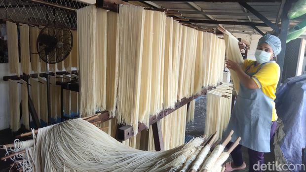 Mie panjang umur Surabaya