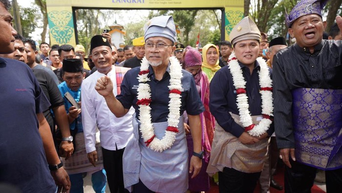 Momen Dua Menteri Ramaikan Ultah Kabupaten Langkat Momen Dua Menteri Ramaikan Ultah Kabupaten Langkat