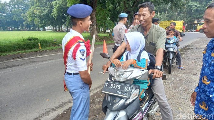 Pelajar di Subang berhentikan pengendara pelanggar lalin