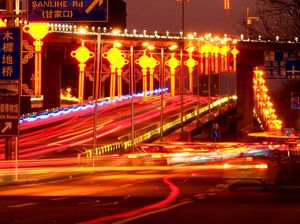 Pernak-pernik Imlek Mulai Hiasi Jalanan di Beijing