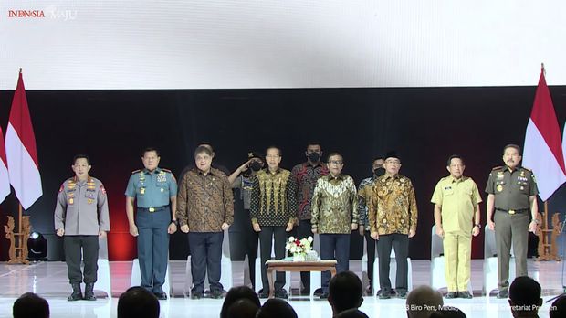 Presiden Jokowi Resmikan Pembukaan Rakornas Kepala Daerah dan Forum Komunikasi Pimpinan Daerah se-Indonesia Tahun 2023, SICC Sentul, Kabupaten Bogor, 17 Januari 2023. (Tangkapan Layar Youtube Sekretariat Presiden)