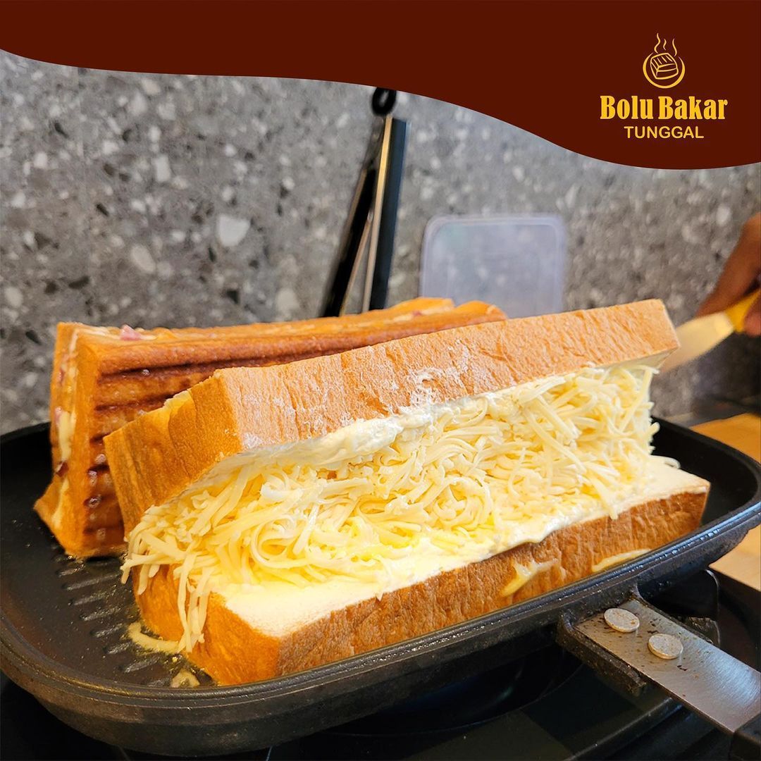 Roti bakar Bandung: Bolu Bakar Tunggal & Roti Bakar Panjo