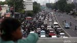 Potret Jalur Neraka di Jam Kerja