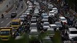 Potret Jalur Neraka di Jam Kerja