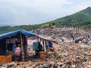 Semerbak Aroma Kopi di Tengah Tumpukan Sampah TPA Sarimukti