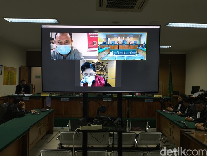 Sidang vonis terdakwa korupsi di Samsat Kelapa Dua Tangerang, Banten (Foto: Bahtiar/detikcom)