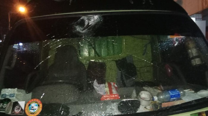 Truk di Jombang jadi korban teror pemotor lempar batu