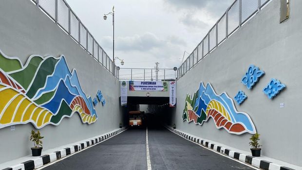 Warga Kota Depok, Jawa Barat, antusias menyaksikan acara peresmian Underpass