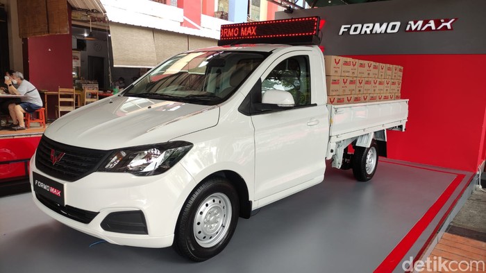 Wuling Formo Max meluncur di Indonesia.