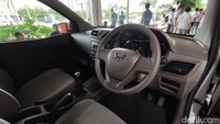 Bukan hanya itu, untuk varian tertinggi, pabrikan juga menambahkan fitur-fitur lain seperti pendingin ruangan atau AC, soket pengisian daya ponsel (USB), radio FM dan dua pengeras suara. Foto: Septian Farhan Nurhuda / detik.com