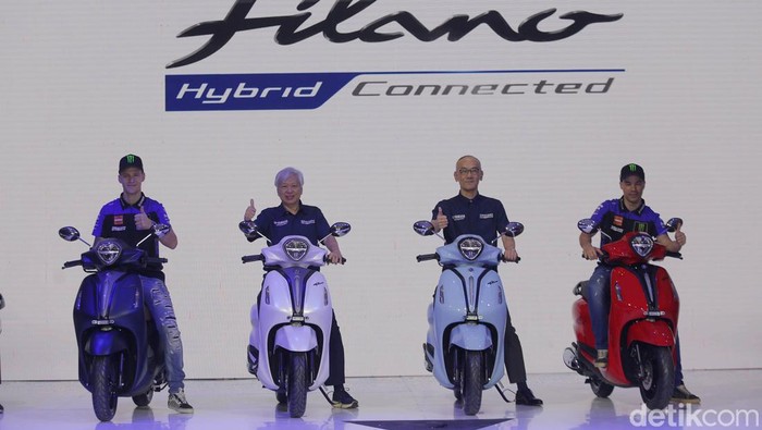 Yamaha Luncurkan Grand Filano Hybrid Connected PT Yamaha Indonesia Motor Manufacturing (YIMM) merilis motor classy terbaru, Grand Filano Hybrid Connected. Fabio Quartararo dan Franco Morbidelli juga ikut meramaikan peluncuran Grand Filano Hybrid Connected yang berlangsung di St Regis Hotel, Kuningan, Jakarta Selatan, Selasa (17/1/2023).