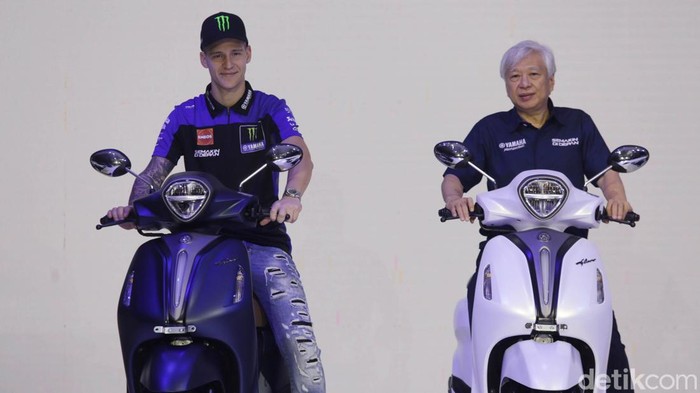 Yamaha Luncurkan Grand Filano Hybrid Connected PT Yamaha Indonesia Motor Manufacturing (YIMM) merilis motor classy terbaru, Grand Filano Hybrid Connected. Fabio Quartararo dan Franco Morbidelli juga ikut meramaikan peluncuran Grand Filano Hybrid Connected yang berlangsung di St Regis Hotel, Kuningan, Jakarta Selatan, Selasa (17/1/2023).