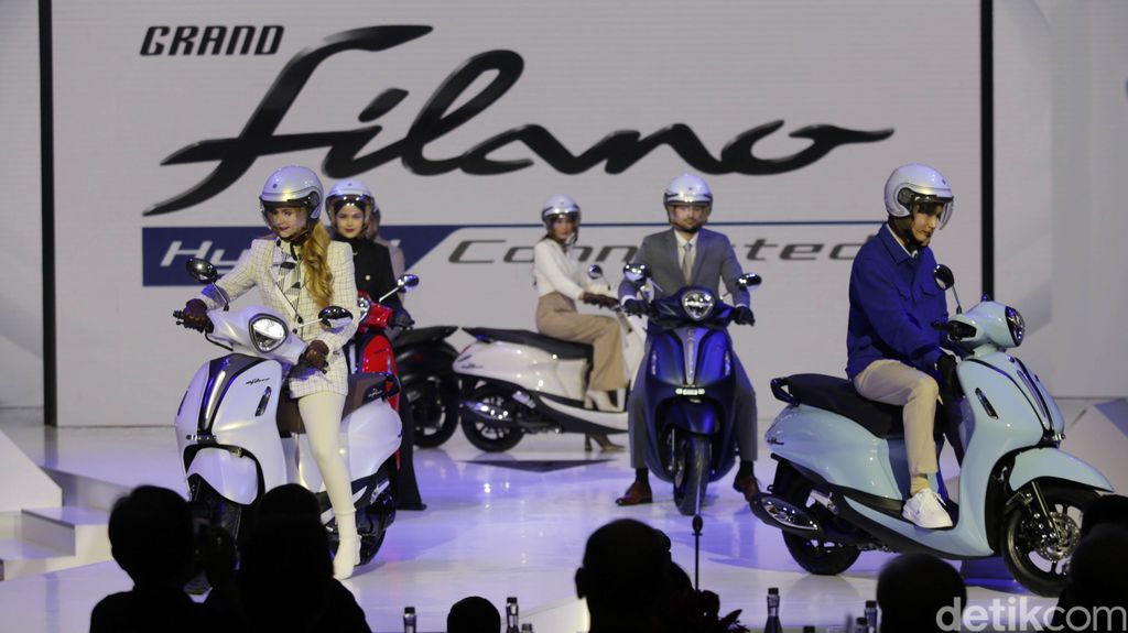 PT Yamaha Indonesia Motor Manufacturing (YIMM) merilis motor classy terbaru, Grand Filano Hybrid Connected. Fabio Quartararo dan Franco Morbidelli juga ikut meramaikan peluncuran Grand Filano Hybrid Connected yang berlangsung di St Regis Hotel, Kuningan, Jakarta Selatan, Selasa (17/1/2023).