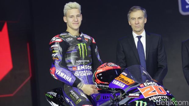 Tim MotoGP Yamaha merilis livery terbarunya di Jakarta, Selasa (17/1/2023). Tampilannya masih kental aura sangar seperti monster. Pabrikan Garpu Tala ini menjadi tim pertama yang mempresentasikan line-upnya untuk mengarungi musim 2023.