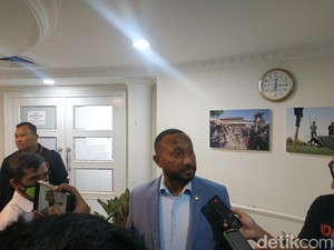 Legislator Asal Papua Soroti Tambang di Raja Ampat, Curiga Izin Tak Prosedural