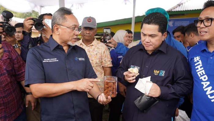 Menteri Perdagangan Zulkifli Hasan bertemu dengan para pelaku UMKM di Kota Binjai, Sumatra Utara, hari ini, Selasa (17/1/2023).