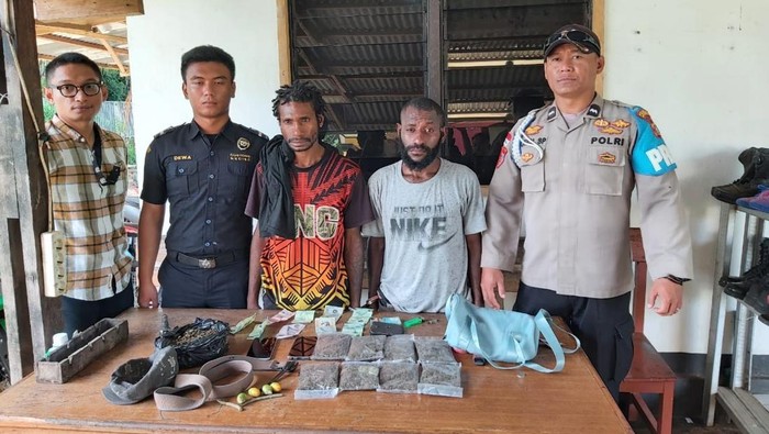 2 orang warga Papua Nugini ditangkap ketika hendak melakukan transaksi ganja di wilayah perbatasan RI-PNG.