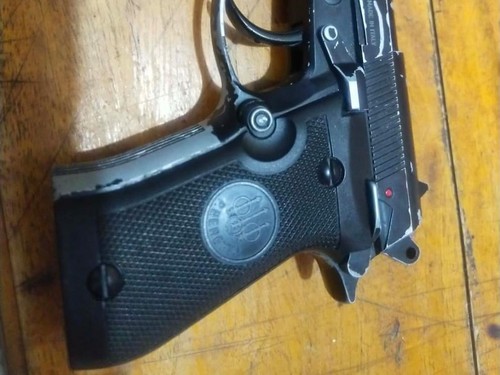 Airsoftgun yang digunakan J mengancam Rifkan Rifaiz di Reo, Kabupaten Manggarai, NTT.