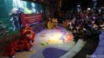 Aksi Barongsai Bawah Air di Seaworld Ancol