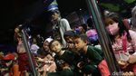 Aksi Barongsai Bawah Air di Seaworld Ancol