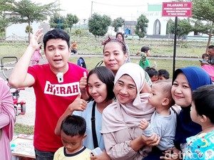 Aldi Taher Blusukan ke Karawang, Ungkap Mau Nyalon Bupati 2024