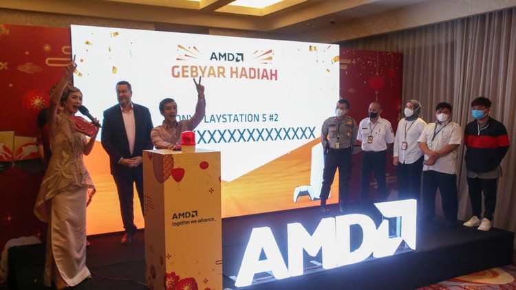AMD Indonesia Bagi-bagi PS5 hingga Mobil Listrik AMD Indonesia hari ini (18/1) di Jakarta umumkan pemenang undian Gebyar Hadiah dengan hadiah utama Mobil Listrik Hyundai Ioniq 5 dan juga berbagai hadiah lainnya seperti Kawasaki Ninja ZX-25R dan playstation 5.