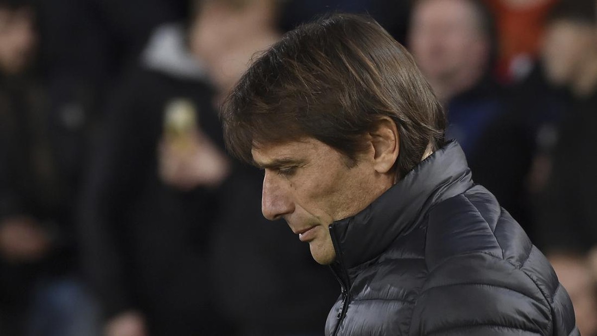 Antonio Conte meninggalkan kursi manajer Tottenham Hotspur. (Foto: Rui Vieira/AP)