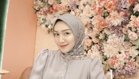 Di kafe lain, Melody Prima memesan spaghetti dan segelas lychee tea. Foto: Instagram @melodyprima