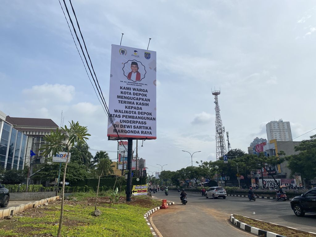 Baliho terima kasih untuk Wali Kota Depok (Devi-detikcom)