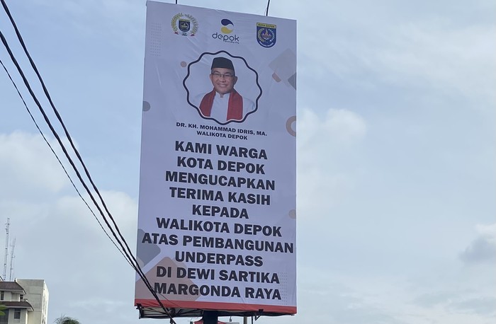 Baliho terima kasih untuk Wali Kota Depok (Devi-detikcom)
