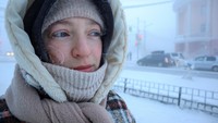 Bahkan bagi standar penduduk Rusia yang biasa merasakan salju, musim dingin di Yakutsk sangat ekstrim.   