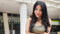 Potret seksi Caca Aqeela yang bernama asli Thasyana Eka Putri. (Foto: Ari Saputra)