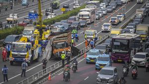 Dua Truk Kecelakaan Beruntun di Tol Dalam Kota, Begini Kondisinya