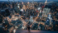 Selama 52 detik, adalah jumlah waktu yang Anda habiskan untuk naik lift hingga ke Edge di Hudson Yards.