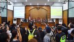 Ekspresi Richard Eliezer yang Dituntut 12 Tahun Penjara