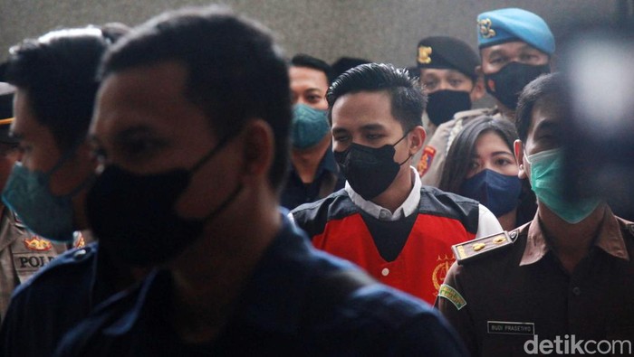 Bharada Richard Eliezer dan Putri Candrawathi akan menghadapi sidang tuntutan kasus pembunuhan Brigadir Yosua Hutabarat. Saat ini keduanya sudah tiba di PN Jaksel, Rabu (18/1/2023).