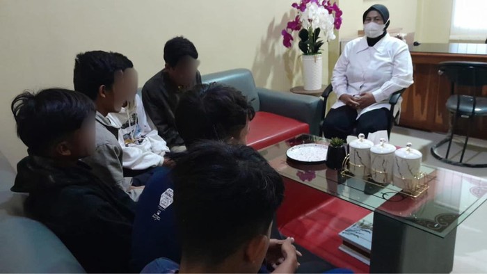 Enam pemerkosa bocah di Brebes ditangkap Selasa (17/1/2023).