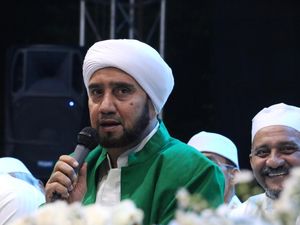 Habib Syech: Jelang 1 Abad NU Kumandangkan Sholawat di Seluruh Negeri