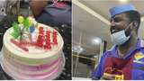 Haru! Pelanggan Ini Beri Kue Ultah ke Pelayan Resto Langganannya
