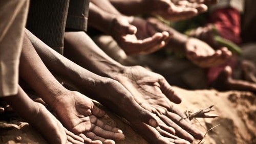 Ilustrasi kelaparan merajalela dan paceklik sebagai salah satu tanda sebelum munculnya Dajjal.