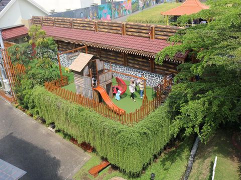 Ada banyak kafe di Malang. Berikut ini sederet kafe ramah anak di Malang yang nyaman dan asri.