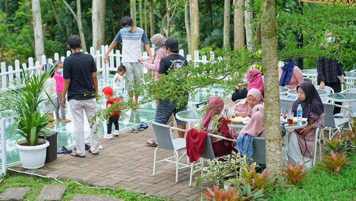 Ada banyak kafe di Malang. Berikut ini sederet kafe ramah anak di Malang yang nyaman dan asri.