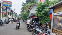 Padahal sebelumnya, biasanya sudah ada tenda-tenda yang berjajar rapat di kawasan tersebut.